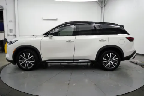 More photos of 2023 INFINITI QX60 Autograph at Chillicothe Truck, OH