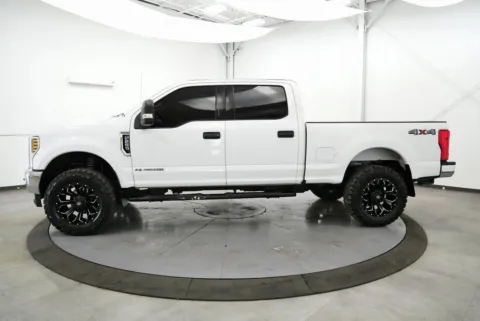 More photos of 2019 Ford F-250SD XLT at Chillicothe Truck, OH