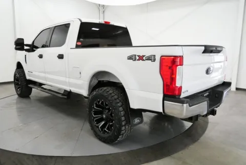 More photos of 2019 Ford F-250SD XLT at Chillicothe Truck, OH