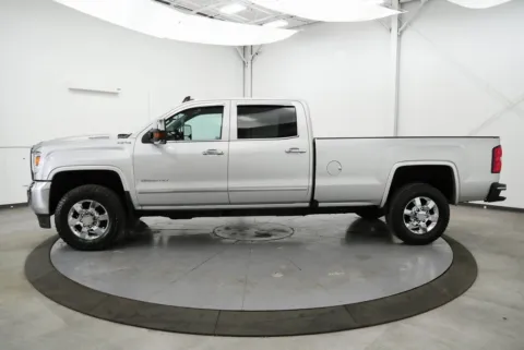 More photos of 2019 GMC Sierra 3500HD SLT at Chillicothe Truck, OH