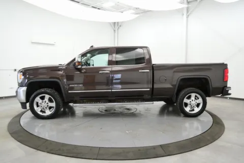 More photos of 2016 GMC Sierra 2500HD SLT at Chillicothe Truck, OH