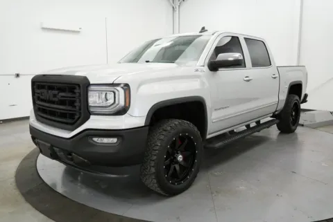 Another view of 2018 GMC Sierra 1500 SLT for sale in Chillicothe, OH at Chillicothe Truck