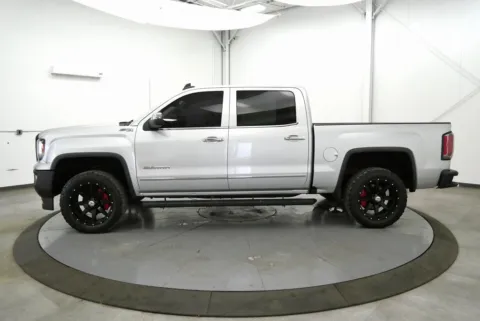 More photos of 2018 GMC Sierra 1500 SLT at Chillicothe Truck, OH