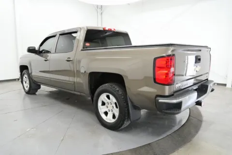 More photos of 2015 Chevrolet Silverado 1500 LT at Chillicothe Truck, OH