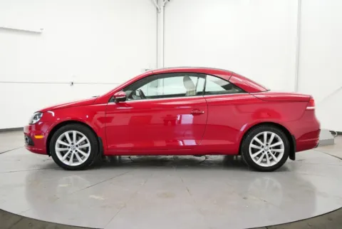 More photos of 2013 Volkswagen Eos Komfort Edition at Chillicothe Truck, OH
