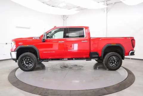 More photos of 2021 GMC Sierra 2500HD SLT at Chillicothe Truck, OH