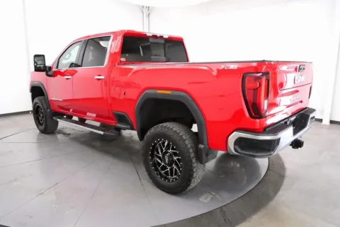 More photos of 2021 GMC Sierra 2500HD SLT at Chillicothe Truck, OH