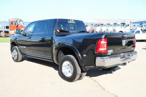 More photos of 2022 Ram 3500 Laramie Longhorn at Chillicothe Truck, OH