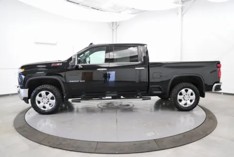 More photos of 2020 Chevrolet Silverado 3500HD LTZ at Chillicothe Truck, OH