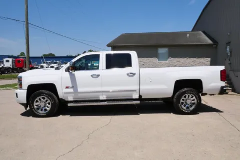 More photos of 2019 Chevrolet Silverado 3500HD LTZ at Chillicothe Truck, OH