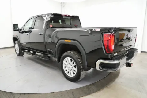 More photos of 2021 GMC Sierra 2500HD SLT at Chillicothe Truck, OH
