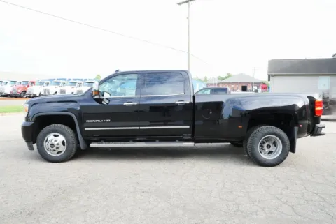 More photos of 2015 GMC Sierra 3500HD Denali at Chillicothe Truck, OH