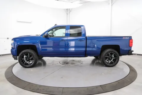 More photos of 2017 Chevrolet Silverado 1500 LT at Chillicothe Truck, OH