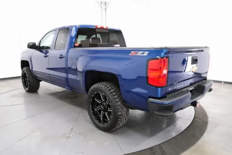 More photos of 2017 Chevrolet Silverado 1500 LT at Chillicothe Truck, OH