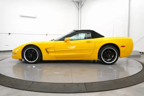 More photos of 2000 Chevrolet Corvette at Chillicothe Truck, OH