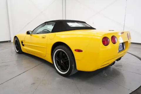 More photos of 2000 Chevrolet Corvette at Chillicothe Truck, OH