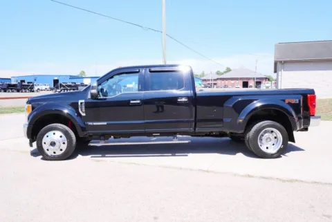 More photos of 2017 Ford F-450SD King Ranch at Chillicothe Truck, OH