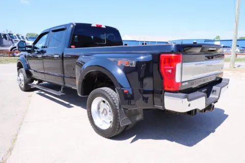 More photos of 2017 Ford F-450SD King Ranch at Chillicothe Truck, OH