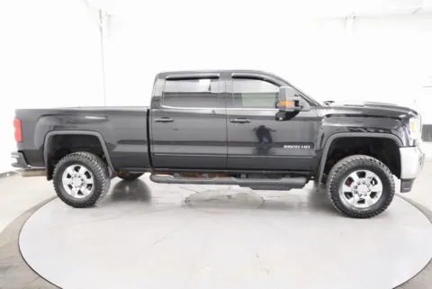 More photos of 2017 GMC Sierra 2500HD SLE at Chillicothe Truck, OH