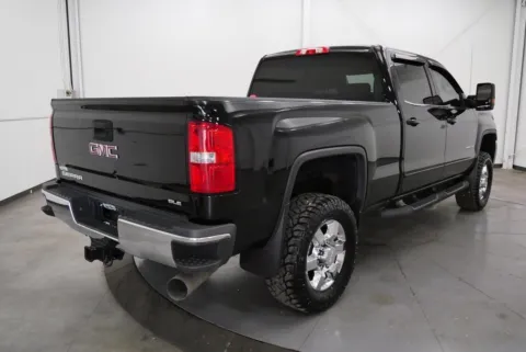 More photos of 2017 GMC Sierra 2500HD SLE at Chillicothe Truck, OH
