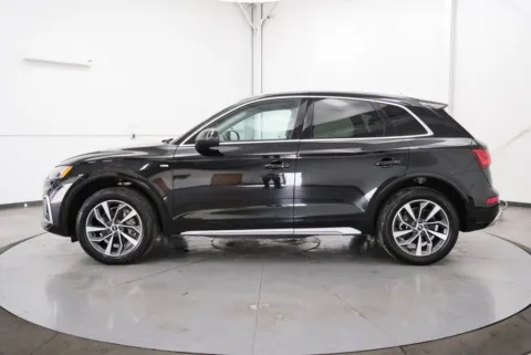 More photos of 2022 Audi Q5 45 S line Premium at Chillicothe Truck, OH