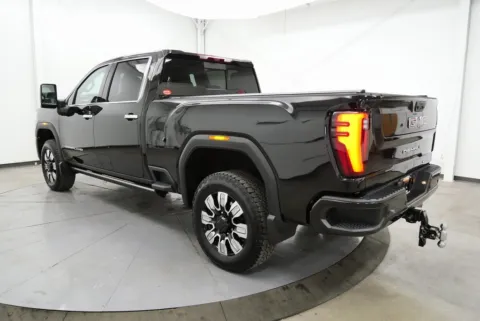 More photos of 2024 GMC Sierra 2500HD Denali at Chillicothe Truck, OH