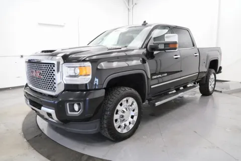 Another view of 2017 GMC Sierra 2500HD Denali for sale in Chillicothe, OH at Chillicothe Truck