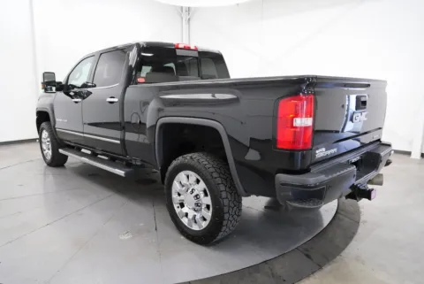 More photos of 2017 GMC Sierra 2500HD Denali at Chillicothe Truck, OH