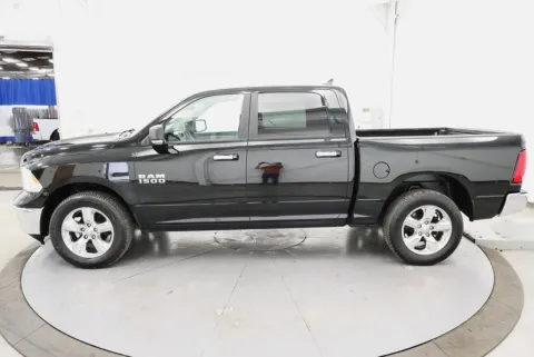 More photos of 2017 Ram 1500 Big Horn at Chillicothe Truck, OH