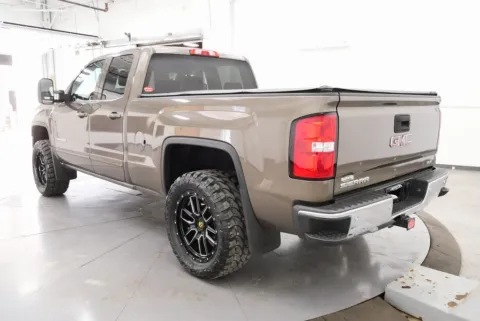 More photos of 2014 GMC Sierra 1500 SLE at Chillicothe Truck, OH