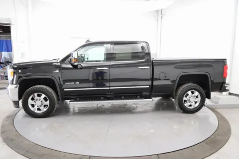 More photos of 2016 GMC Sierra 3500HD SLT at Chillicothe Truck, OH