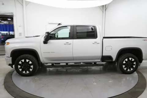 More photos of 2020 Chevrolet Silverado 2500HD LT at Chillicothe Truck, OH