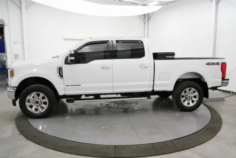 More photos of 2019 Ford F-350SD Lariat at Chillicothe Truck, OH