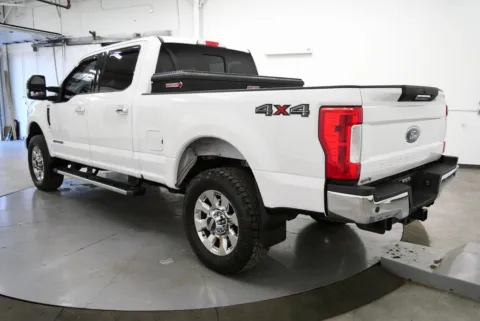 More photos of 2019 Ford F-350SD Lariat at Chillicothe Truck, OH