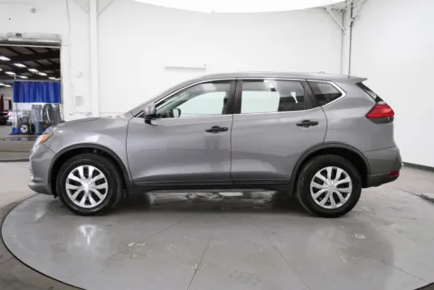 More photos of 2017 Nissan Rogue S at Chillicothe Truck, OH