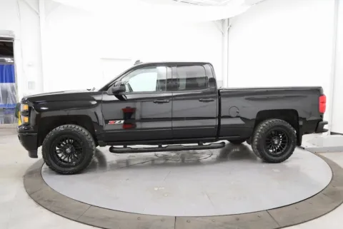 More photos of 2015 Chevrolet Silverado 1500 LT at Chillicothe Truck, OH