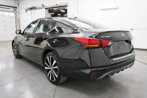 More photos of 2021 Nissan Altima 2.5 SR at Chillicothe Truck, OH
