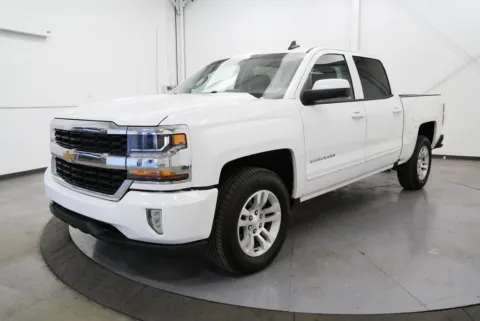 Another view of 2017 Chevrolet Silverado 1500 LT for sale in Chillicothe, OH at Chillicothe Truck