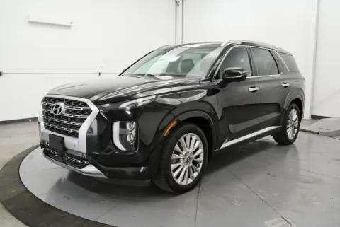 Another view of 2020 Hyundai Palisade Limited for sale in Chillicothe, OH at Chillicothe Truck