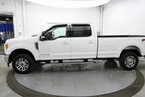 More photos of 2017 Ford F-350SD Lariat at Chillicothe Truck, OH