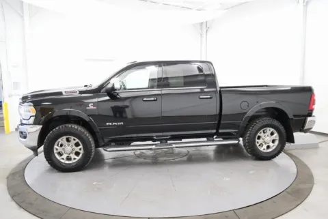 More photos of 2019 Ram 3500 Laramie at Chillicothe Truck, OH