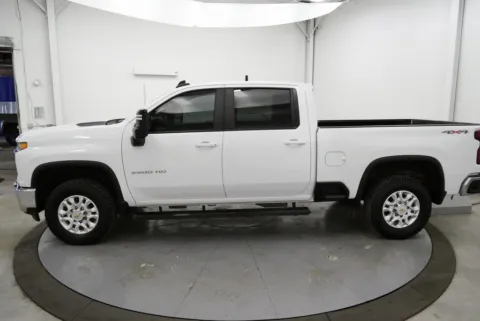 More photos of 2022 Chevrolet Silverado 2500HD LT at Chillicothe Truck, OH