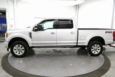 More photos of 2019 Ford F-250SD Platinum at Chillicothe Truck, OH