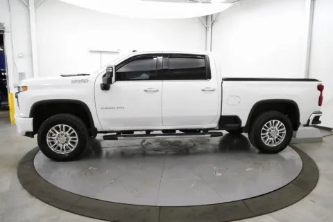 More photos of 2022 Chevrolet Silverado 2500HD High Country at Chillicothe Truck, OH