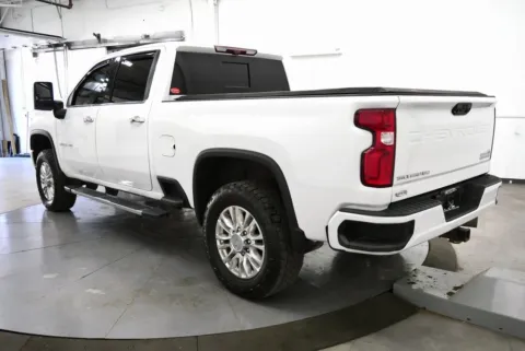More photos of 2022 Chevrolet Silverado 2500HD High Country at Chillicothe Truck, OH