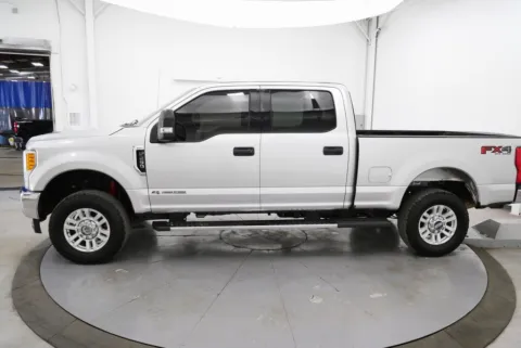 More photos of 2017 Ford F-250SD XLT at Chillicothe Truck, OH