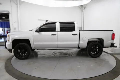 More photos of 2018 Chevrolet Silverado 1500 Custom at Chillicothe Truck, OH