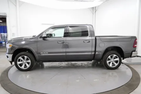 More photos of 2021 Ram 1500 Limited at Chillicothe Truck, OH