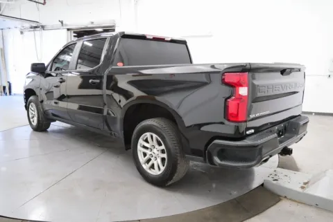 More photos of 2021 Chevrolet Silverado 1500 RST at Chillicothe Truck, OH