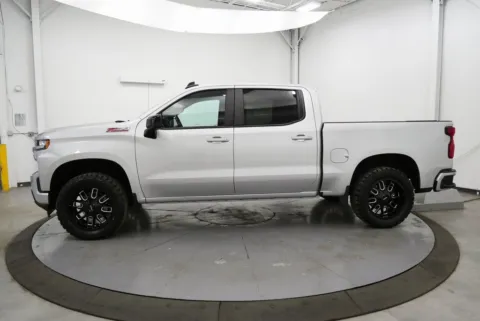 More photos of 2021 Chevrolet Silverado 1500 RST at Chillicothe Truck, OH